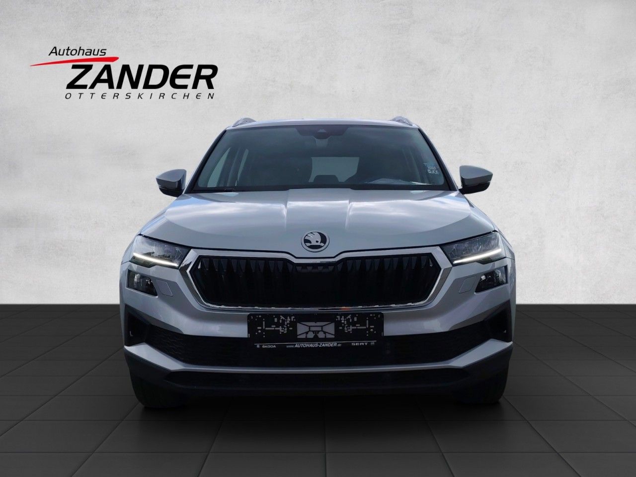 SKODA Karoq Selection Style TSI DSG – 5 Jahre Garantie - Bild 3