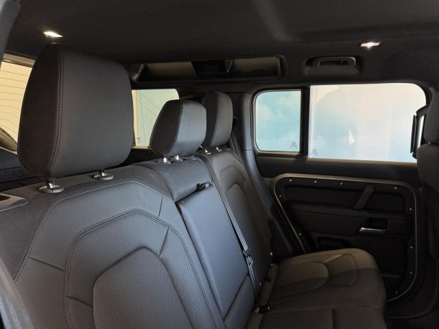 LAND-ROVER Defender 2024