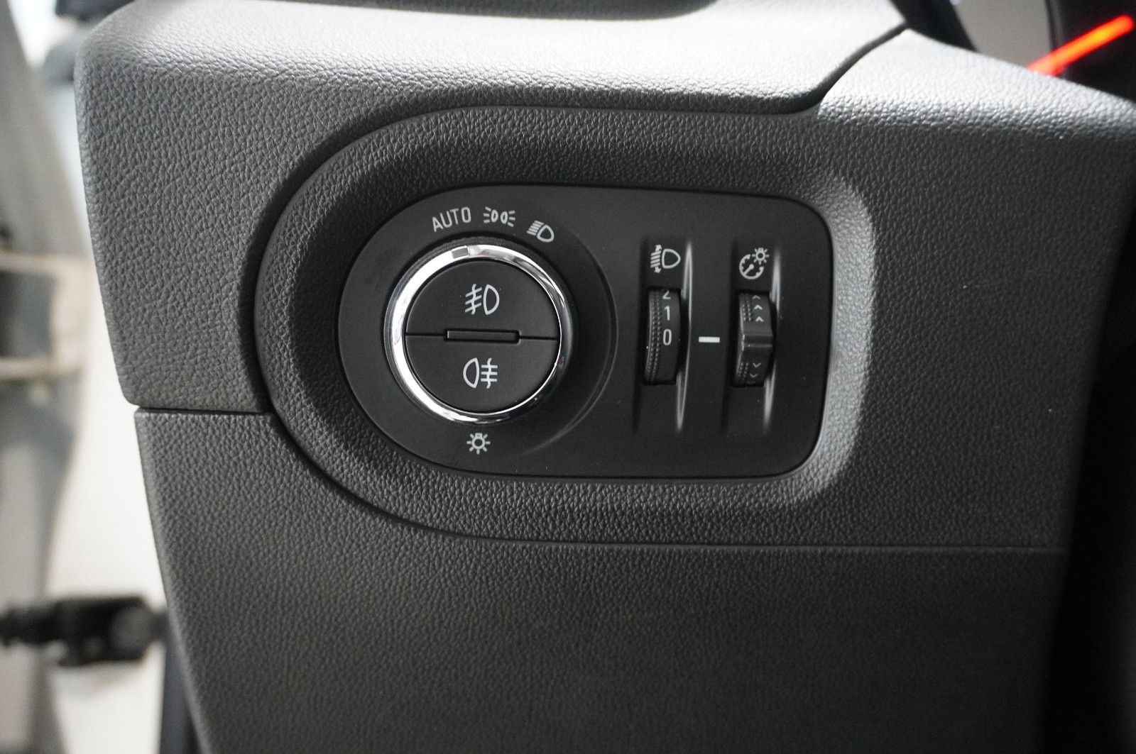 Fahrzeugabbildung Opel Grandland (X) 1.5D DESIGN  NAVI/LED/AHK/SHZ/ALU