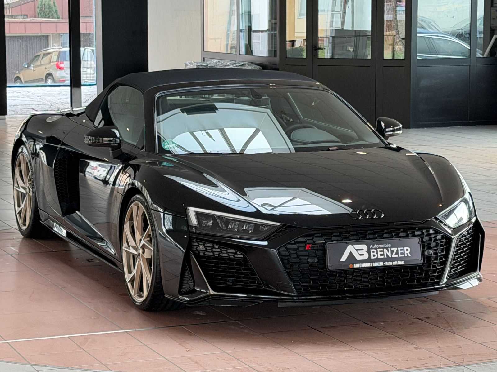 Fahrzeugabbildung Audi R8 Spyder 5.2 FSI RWD performance/BANG&OLUFSEN/