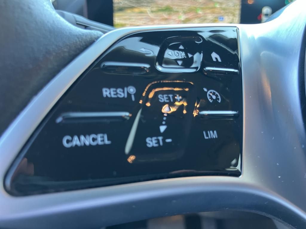 Fahrzeugabbildung Mercedes-Benz B 200 d *AHK*Navi*KeyLess*SpurW*PDC*LED*SpurH*LM