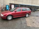 Skoda Octavia Combi Tour - Skoda Octavia aus 2009 mit Diesel-Antrieb