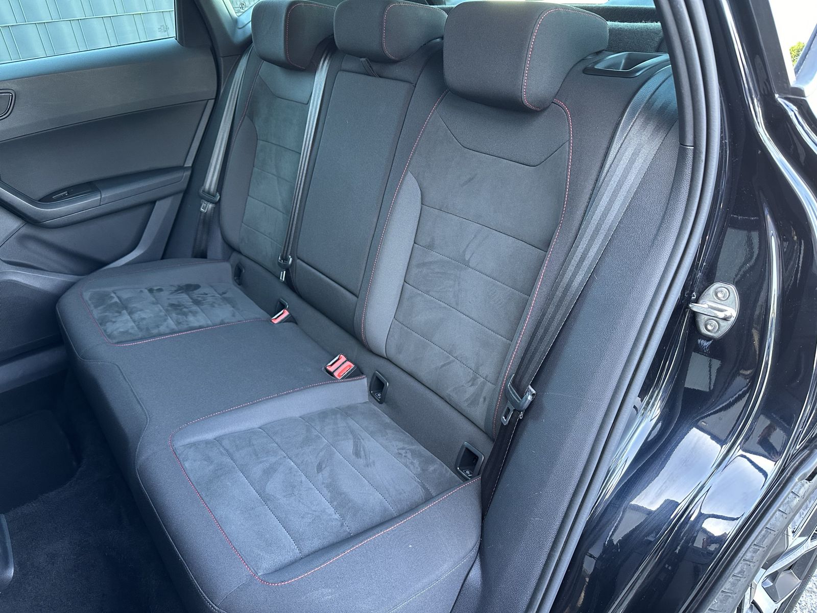 Fahrzeugabbildung SEAT Ateca 2.0 TSI DSG 4D FR NAV+LED+ACC+360°+BEATS