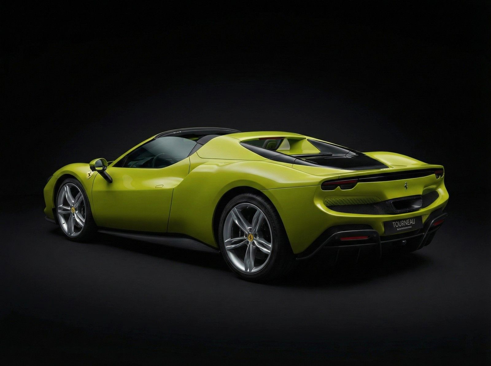 Fahrzeugabbildung Ferrari 296 GTS| Lift | Full Carbon | Verde Germoglio