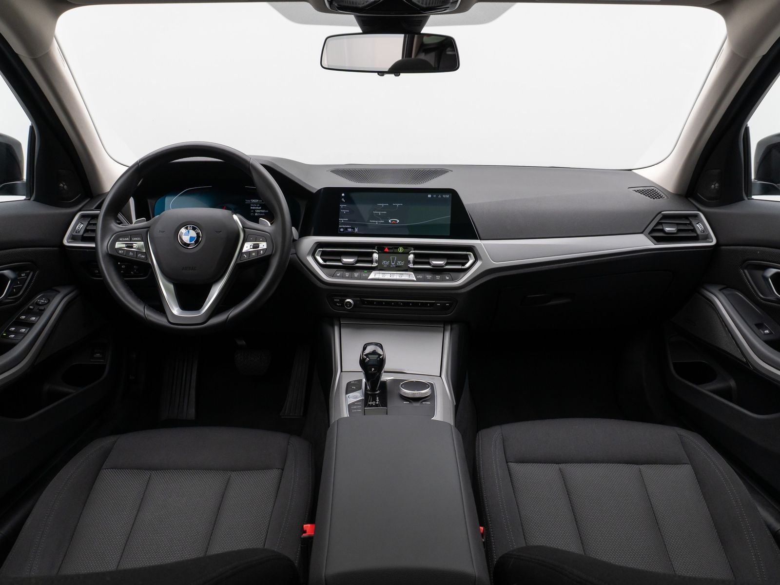 Fahrzeugabbildung BMW 330d Panorama Kamera H/K DAB Komfort Alarm LED