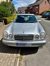 Mercedes-Benz Mercedes E240 (W210) Export/ Bastler - Mercedes-Benz E 240 in Duisburg