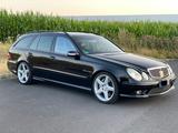 Mercedes-Benz E 55 AMG T  - schwarze Mercedes-Benz E 55 AMG
