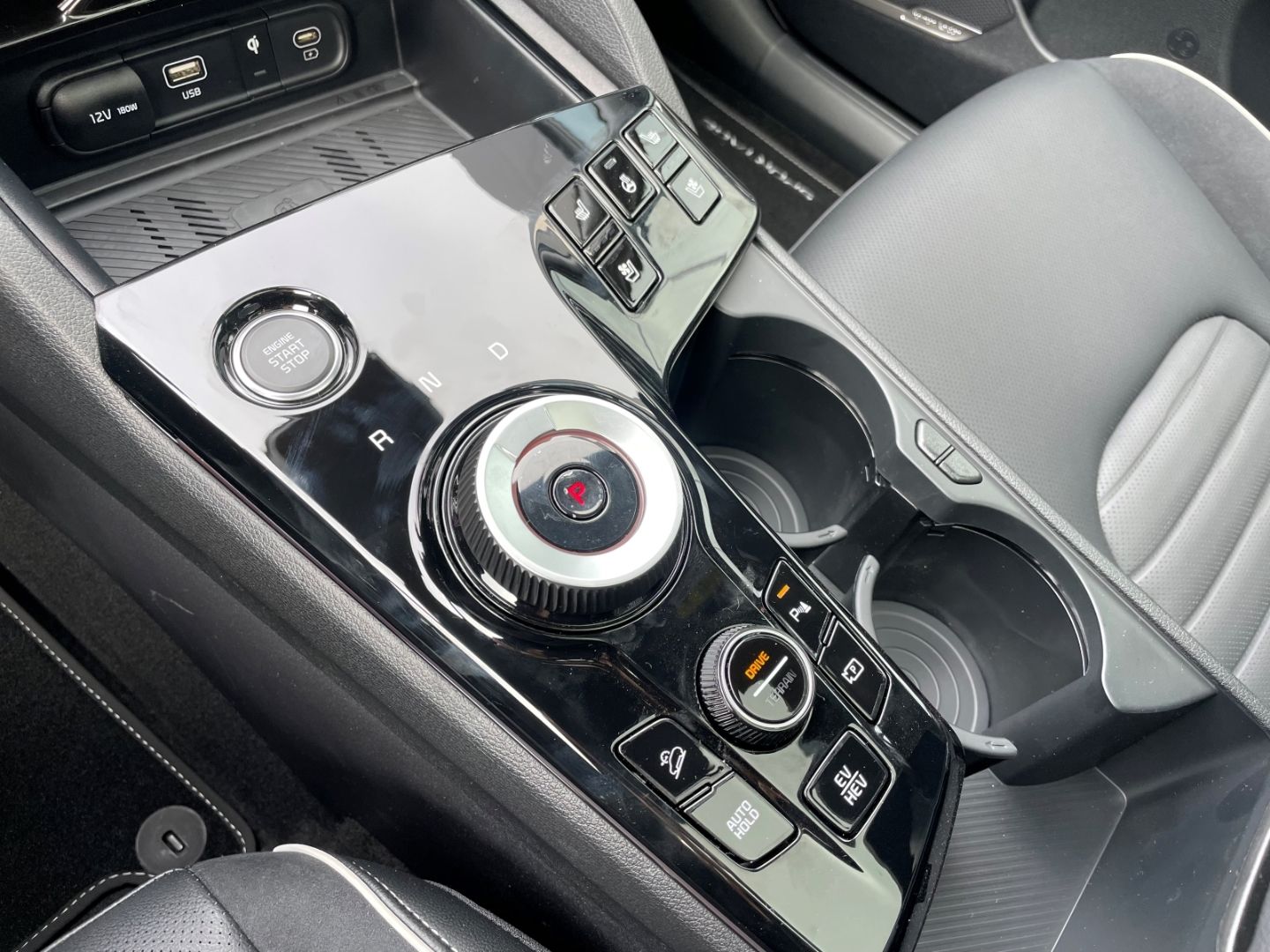 Fahrzeugabbildung Kia Sportage GT-Line Plug-in Hybrid 4WD LED Memory