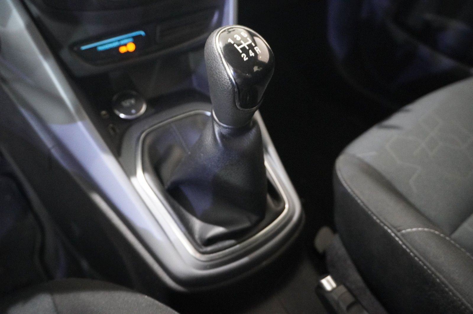 Fahrzeugabbildung Ford B-Max 1.0 TREND KLIMA/SHZ/PDC/NEBEL/WINTER/USB