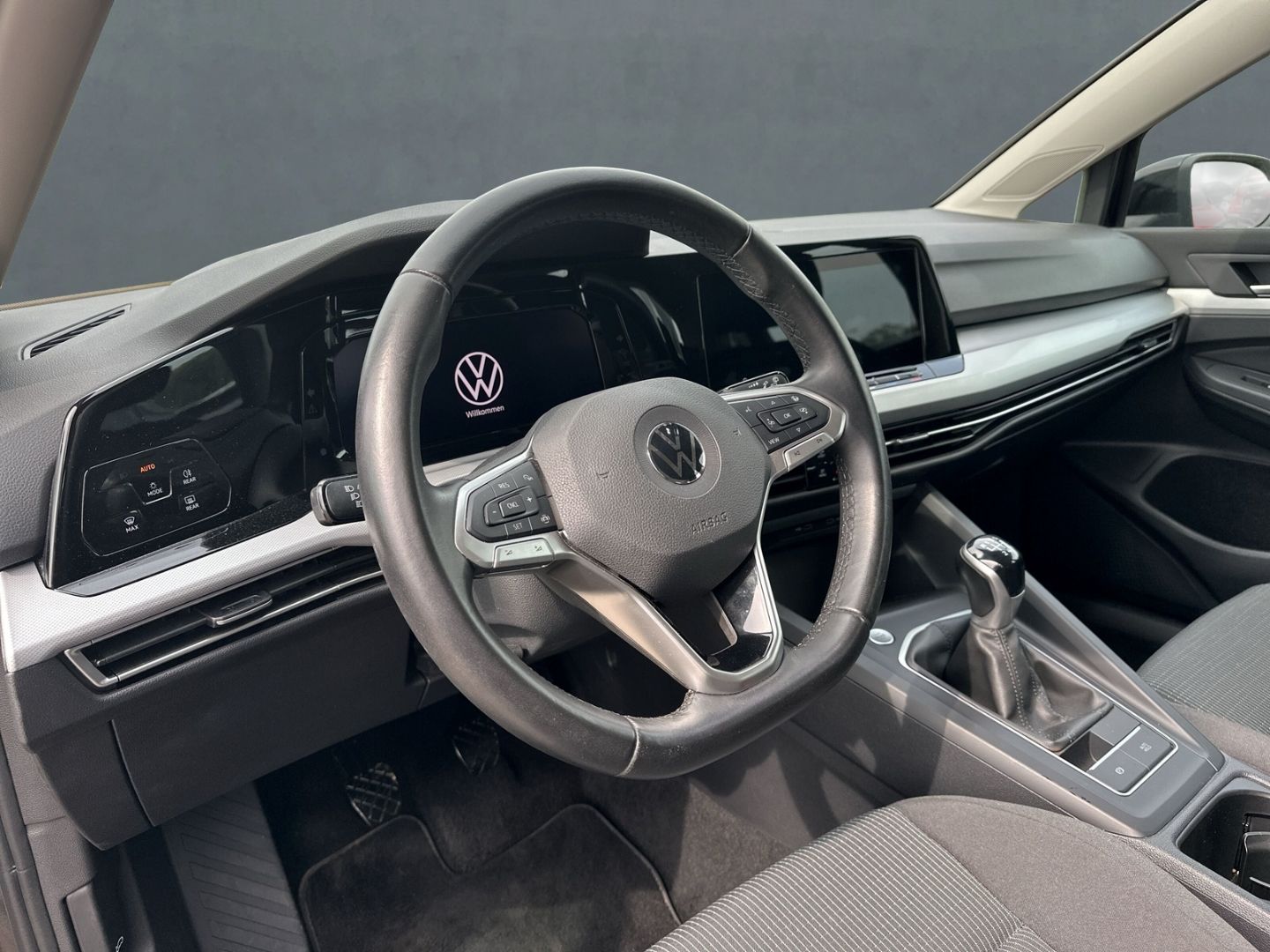 Golf VIII 1.0 TSI AHK-klappbar Digitales Cockpit