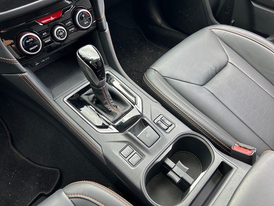 Fahrzeugabbildung Subaru XV 2.0ie 4WD e-BOXER PLATINUM LINEARTRONIC LEDER