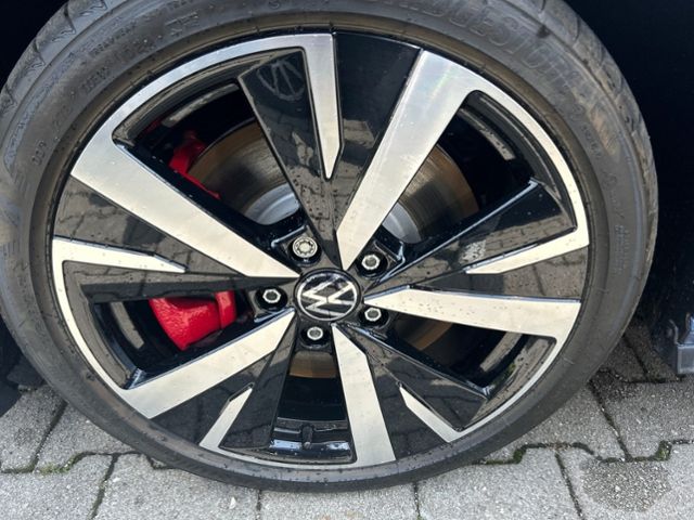 Fahrzeugabbildung Volkswagen Golf VIII 1.5TSI EHYBRID GTE IQ.LIGHT KAMERA HEA