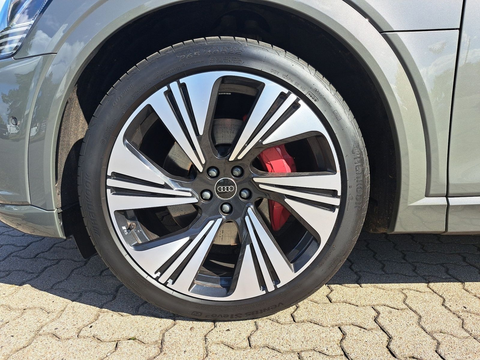 Audi Q8 e-tron - Bild 11