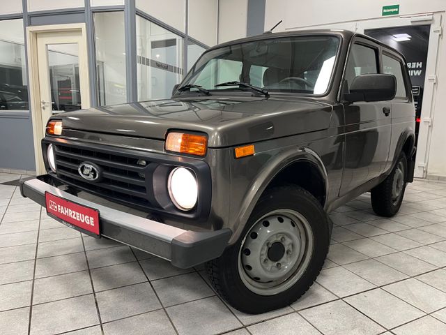 Lada Niva 4x4 TÜV & Inspektion NEU / Scheckheft LADA