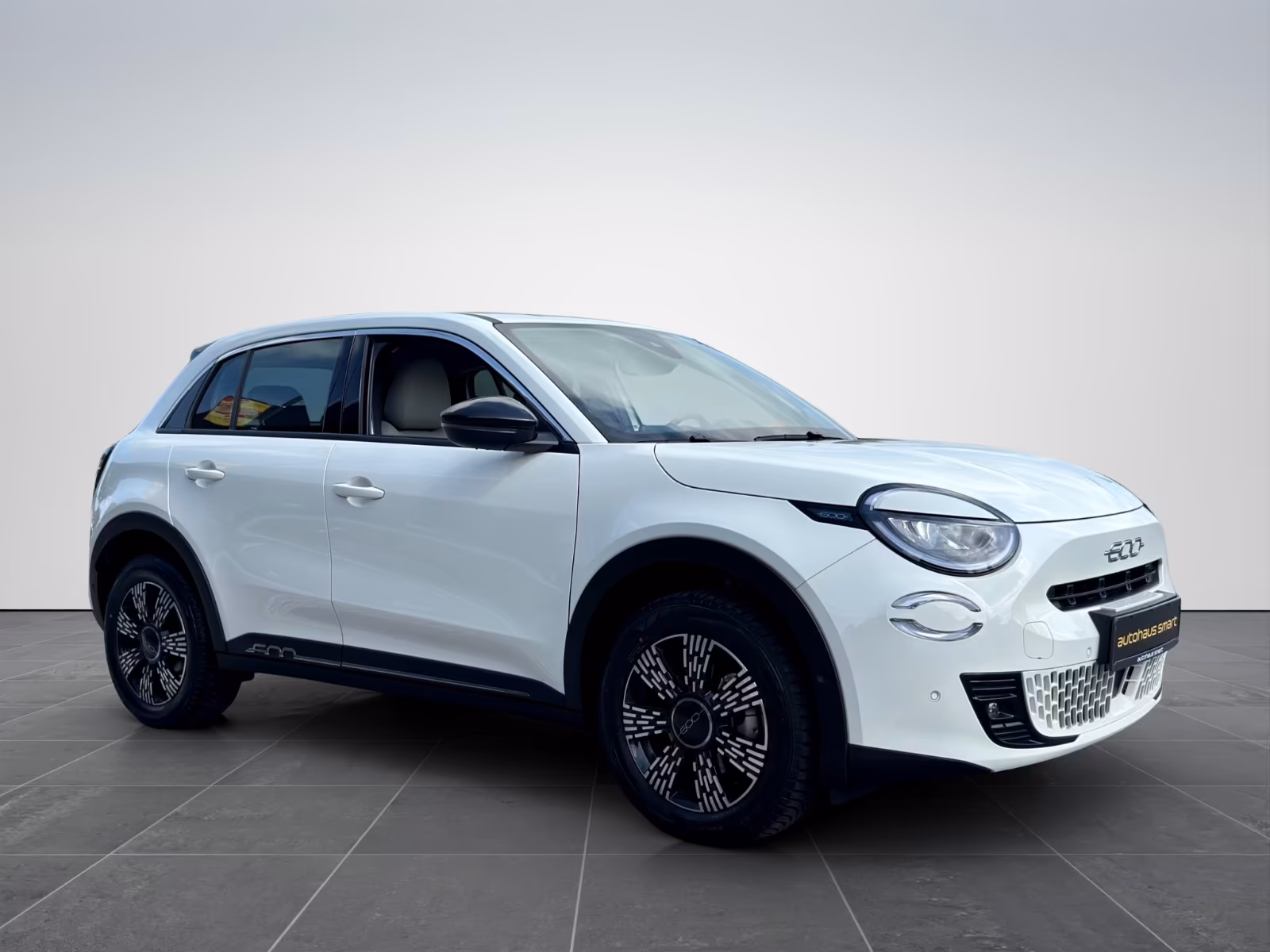 Fiat 600 Hybrid Basis**1.Hand**Carplay**R.Kamera**