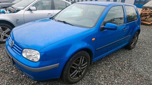 Volkswagen Golf 4 1.4L wenig Kilometer mot...