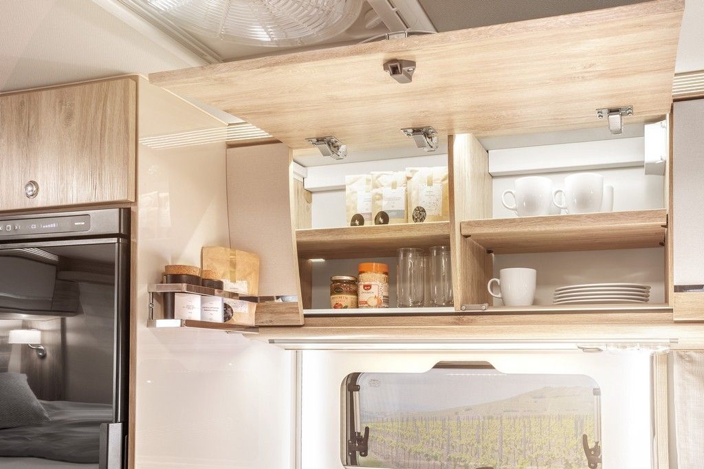 Fahrzeugabbildung Eura Mobil Profila T 695 EB *Black November Preis*