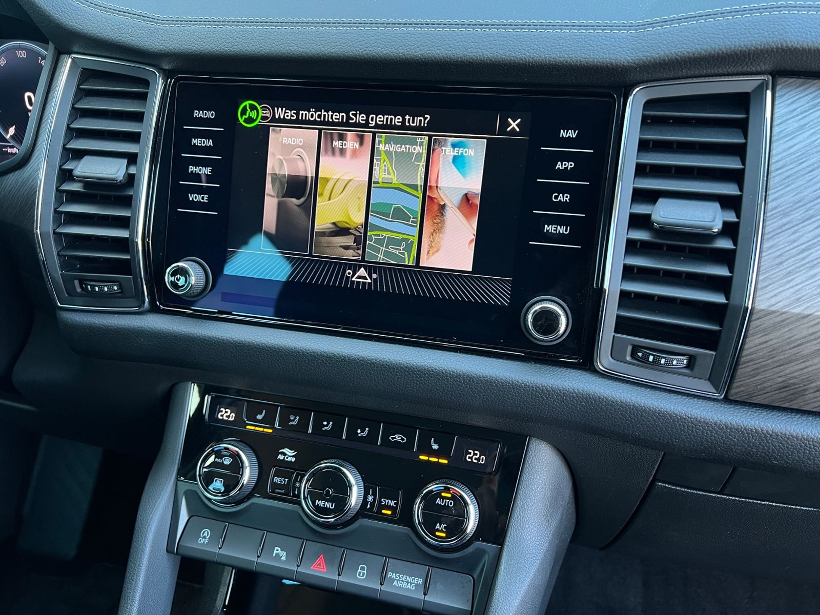 Fahrzeugabbildung SKODA Kodiaq Style 1.5 TSI DSG FL *AHK, LED, ACC, 19"-