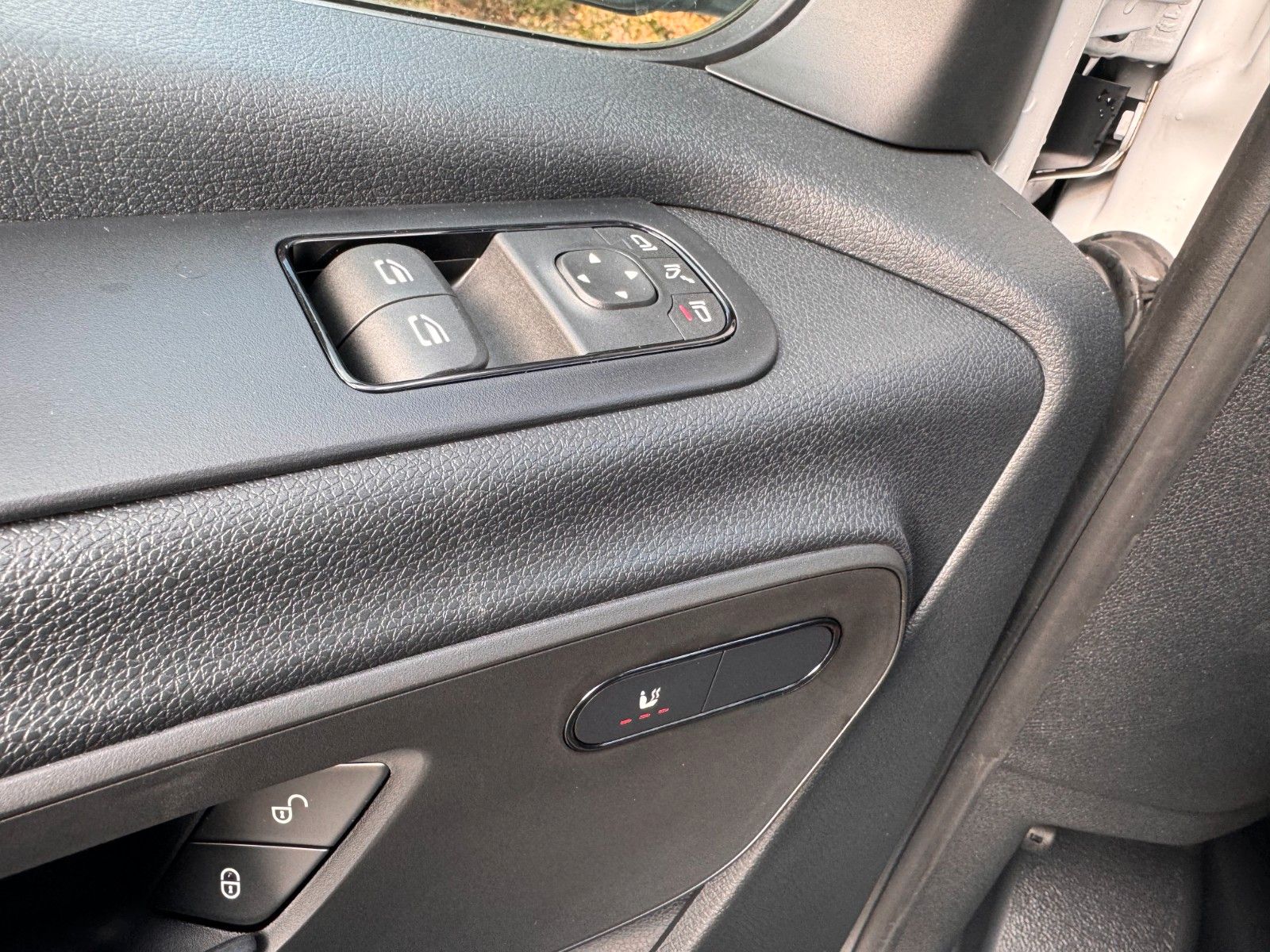 Fahrzeugabbildung Mercedes-Benz Sprinter 317 CDI 3665 9G DISTRONIC AHK