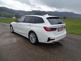 BMW Touring 320d Advantage Klima Navi Leder 8-fach - BMW 320: Weiß
