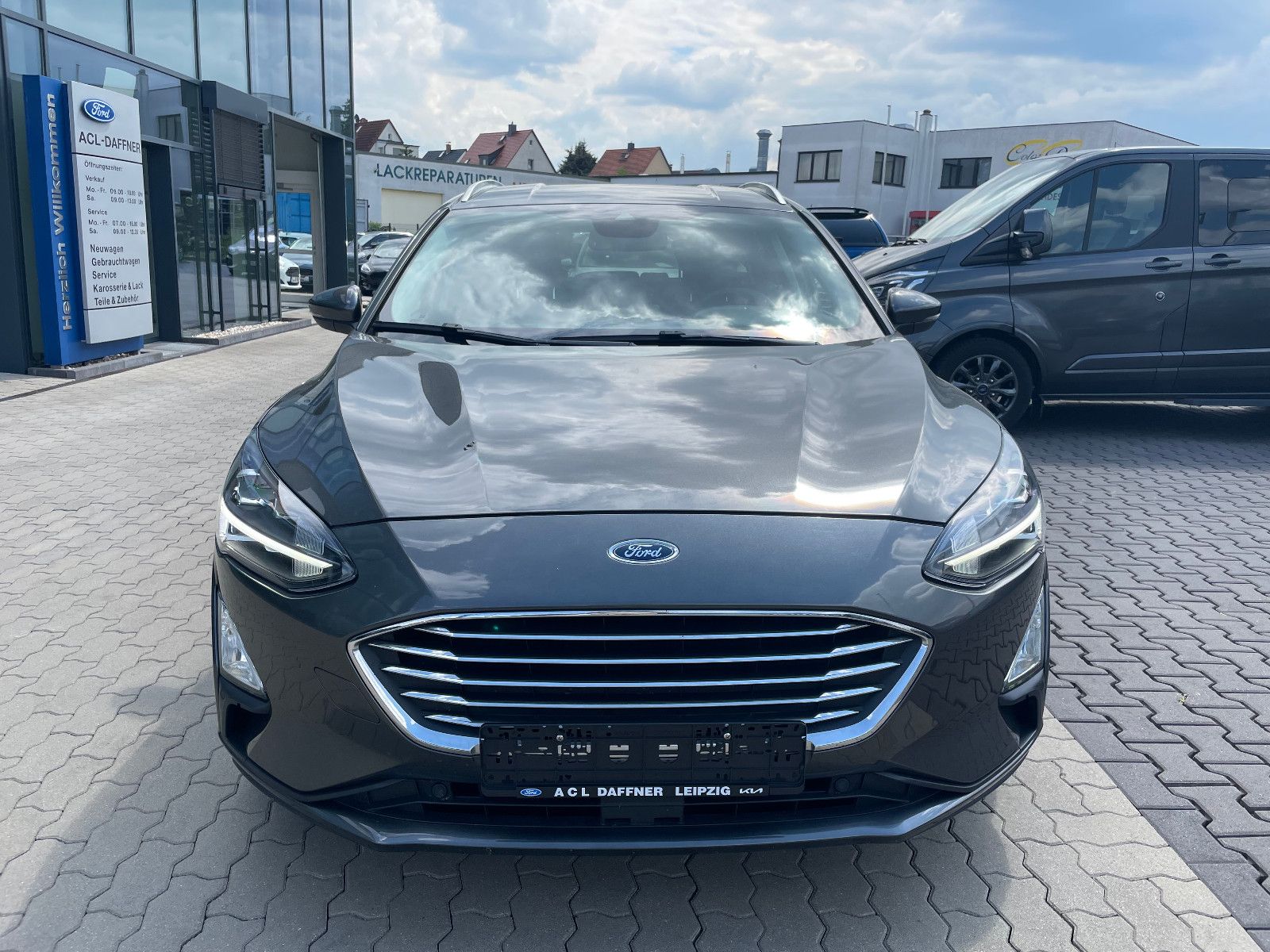 Fahrzeugabbildung Ford Focus Titanium Navi, LED, heizb. WSS, Verkehrsz.