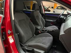 VW Golf VIII|SHZ|LHZ|LED|AHK|Massage|Kamera|Navi
