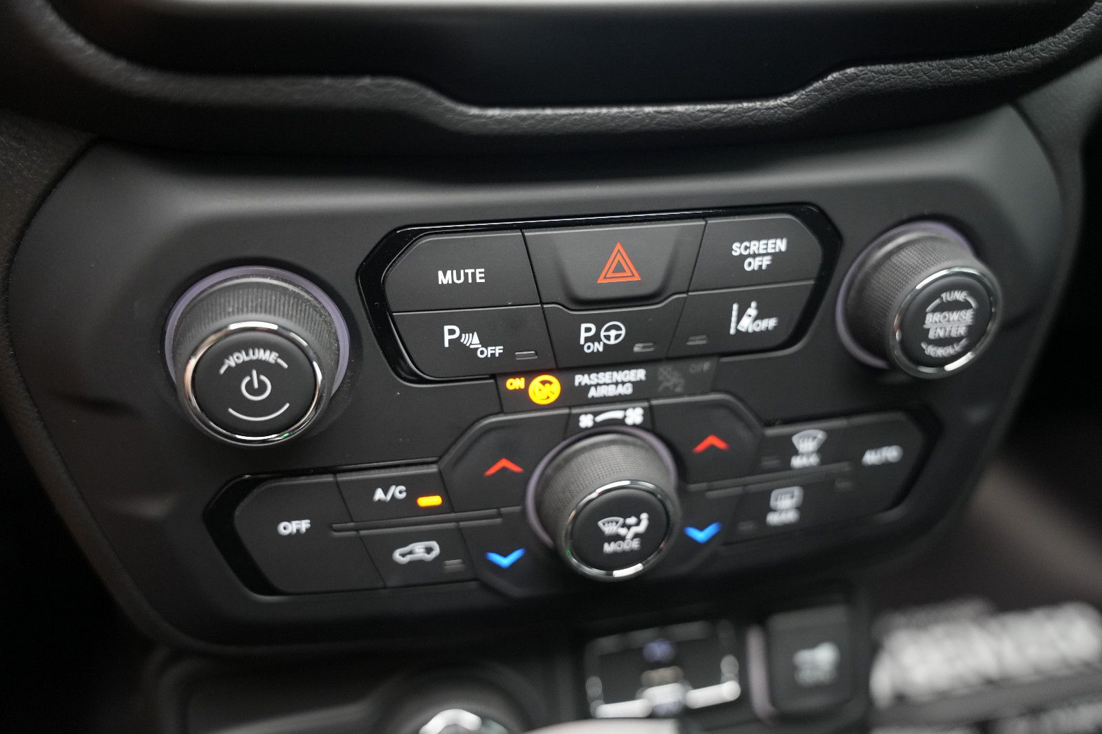 Fahrzeugabbildung Jeep Renegade S Plug-In-Hybrid 4xe *Panorama*Navi*SHZ
