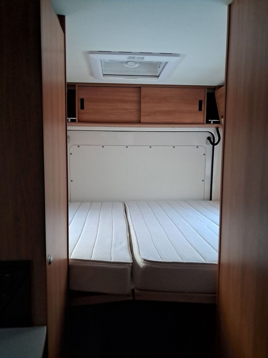 Fahrzeugabbildung HYMER / ERIBA / HYMERCAR Compact 404 Markise,Fahrradträger