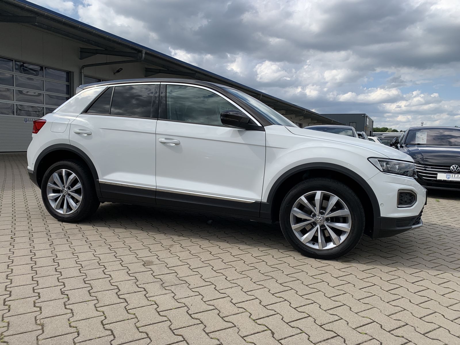 Fahrzeugabbildung Volkswagen T-Roc 2.0 TDI*Style*Leder*LED*STHZ*ACC*Side*Cam*