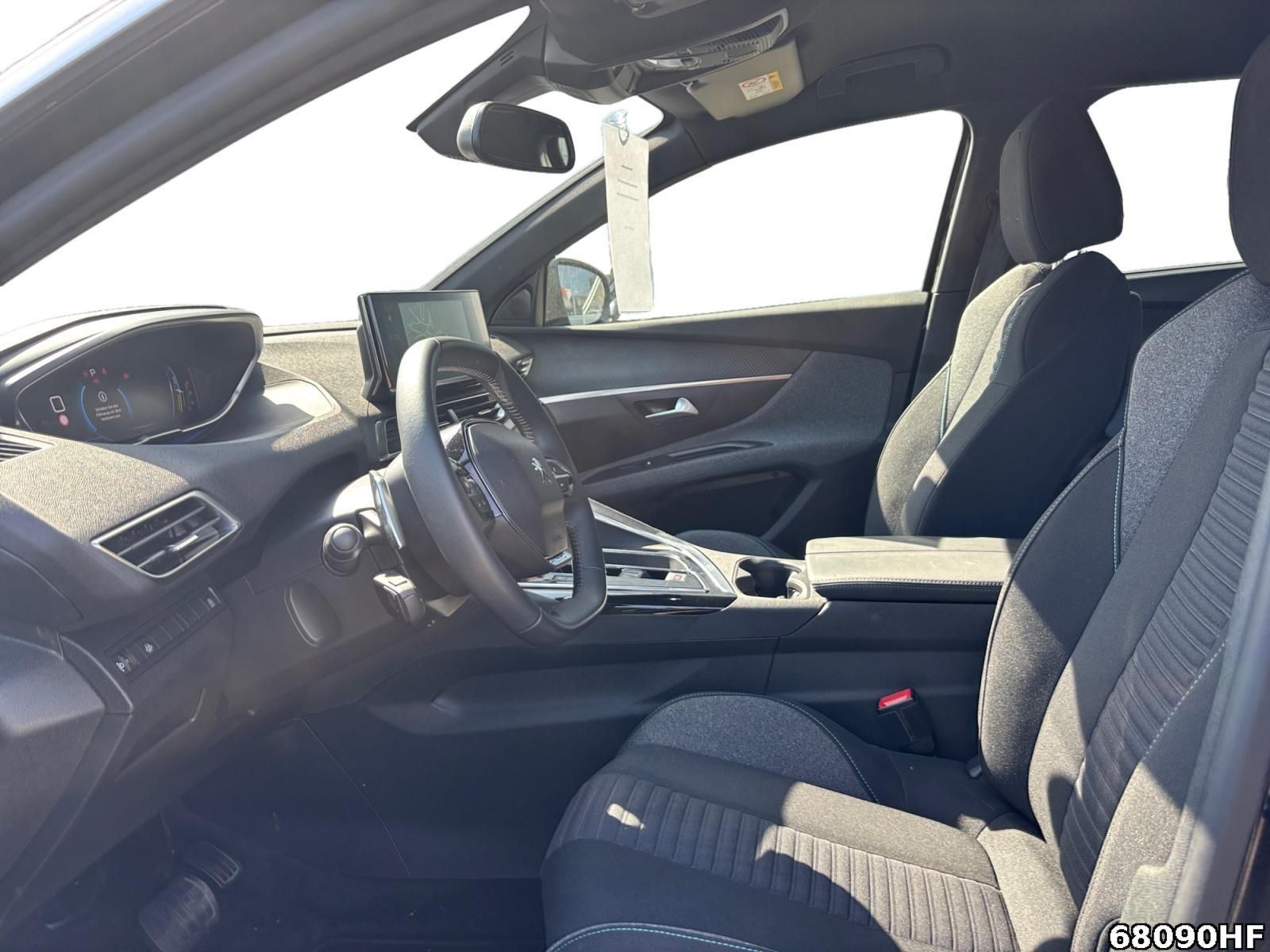 Fahrzeugabbildung Peugeot 5008 Active +7SITZER+STARTSTOPP+BLUETOOTH+LED+