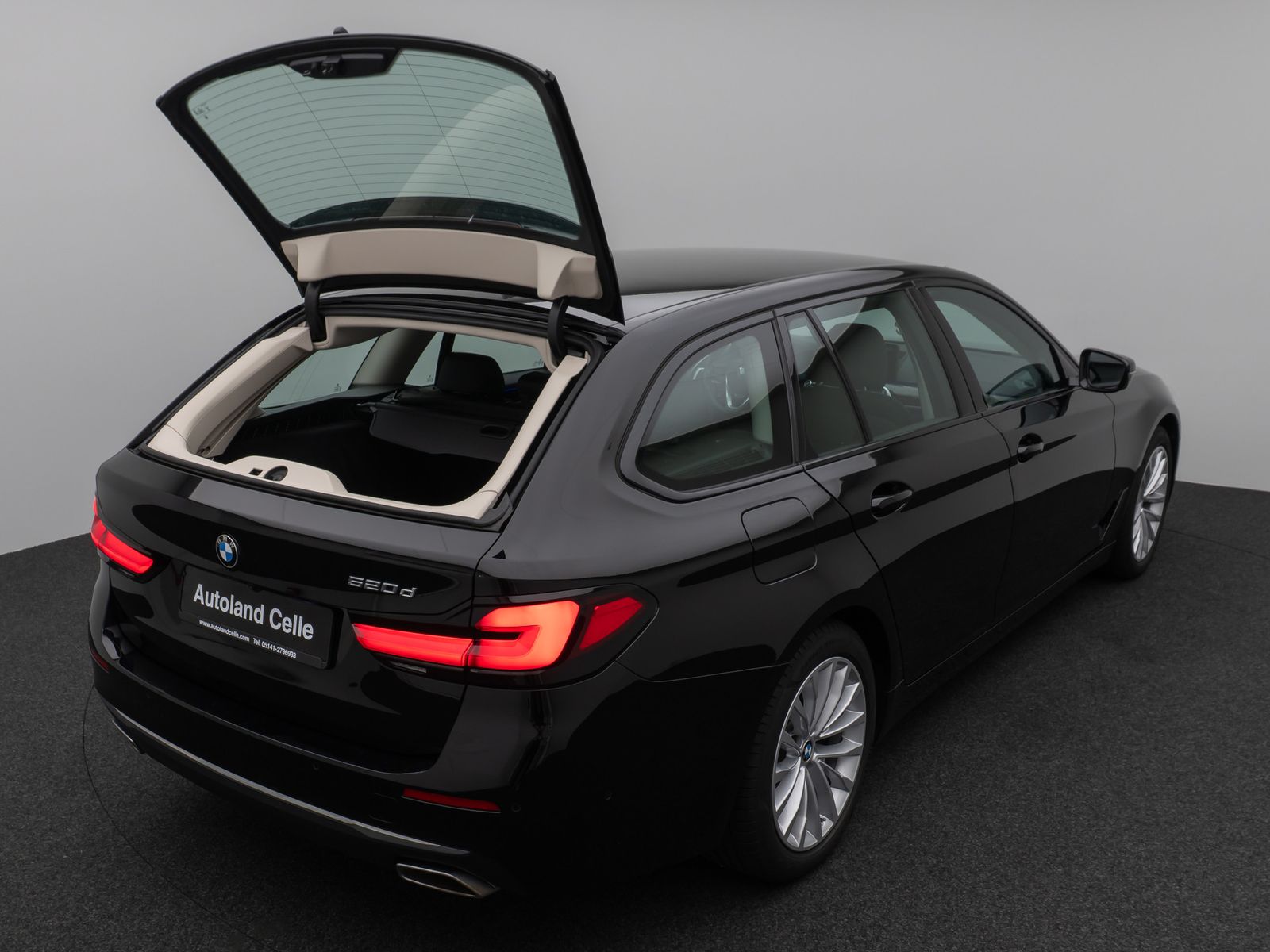 Fahrzeugabbildung BMW 520d Luxury Line Kamera DAB H/K DisplKey Alarm