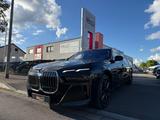 BMW 740 d xDrive M Sport SkyLounge B&W FINANZIERUNG - mit Diesel-Antrieb: Head-Up Display, Limousine