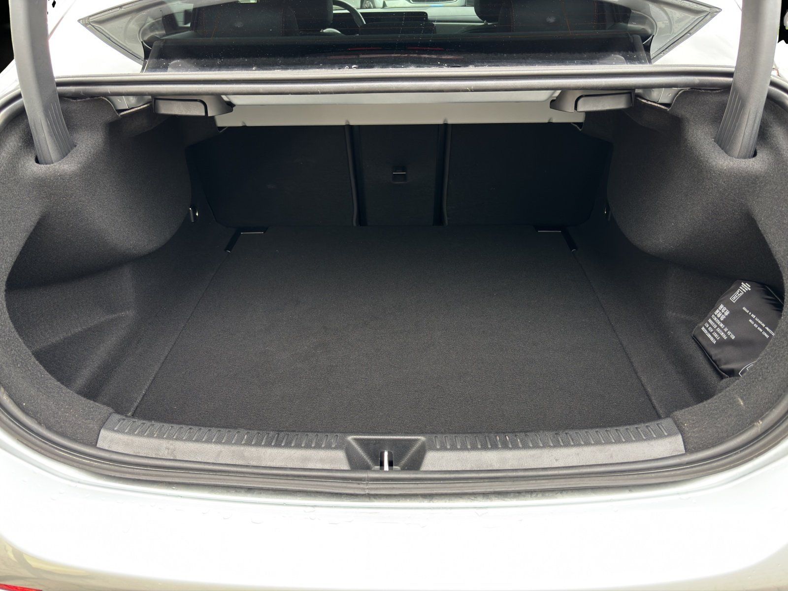 Fahrzeugabbildung Mercedes-Benz A 250 4M Lim AMG Pano NIGHT KeyGO MULTIBEAM