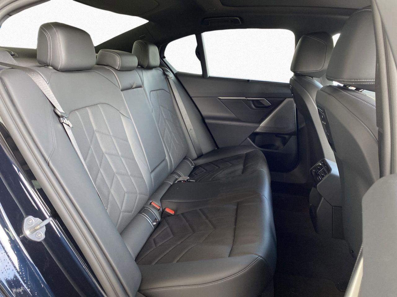 BMW 530e M Sport Pano,AHK,360°,HUD,AdpLED,DA+
