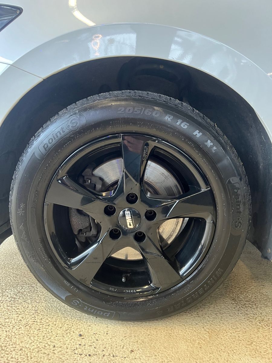 Fahrzeugabbildung Volkswagen Touran 2.0 TDI Comfortline *PERLMUTTWEIß*NAVI*