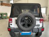 Jeep Wrangler 3.6l V6 Unlimited Sport 4x4 - Jeep Wrangler mit Benzin-Antrieb: Geländewagen, Automatik