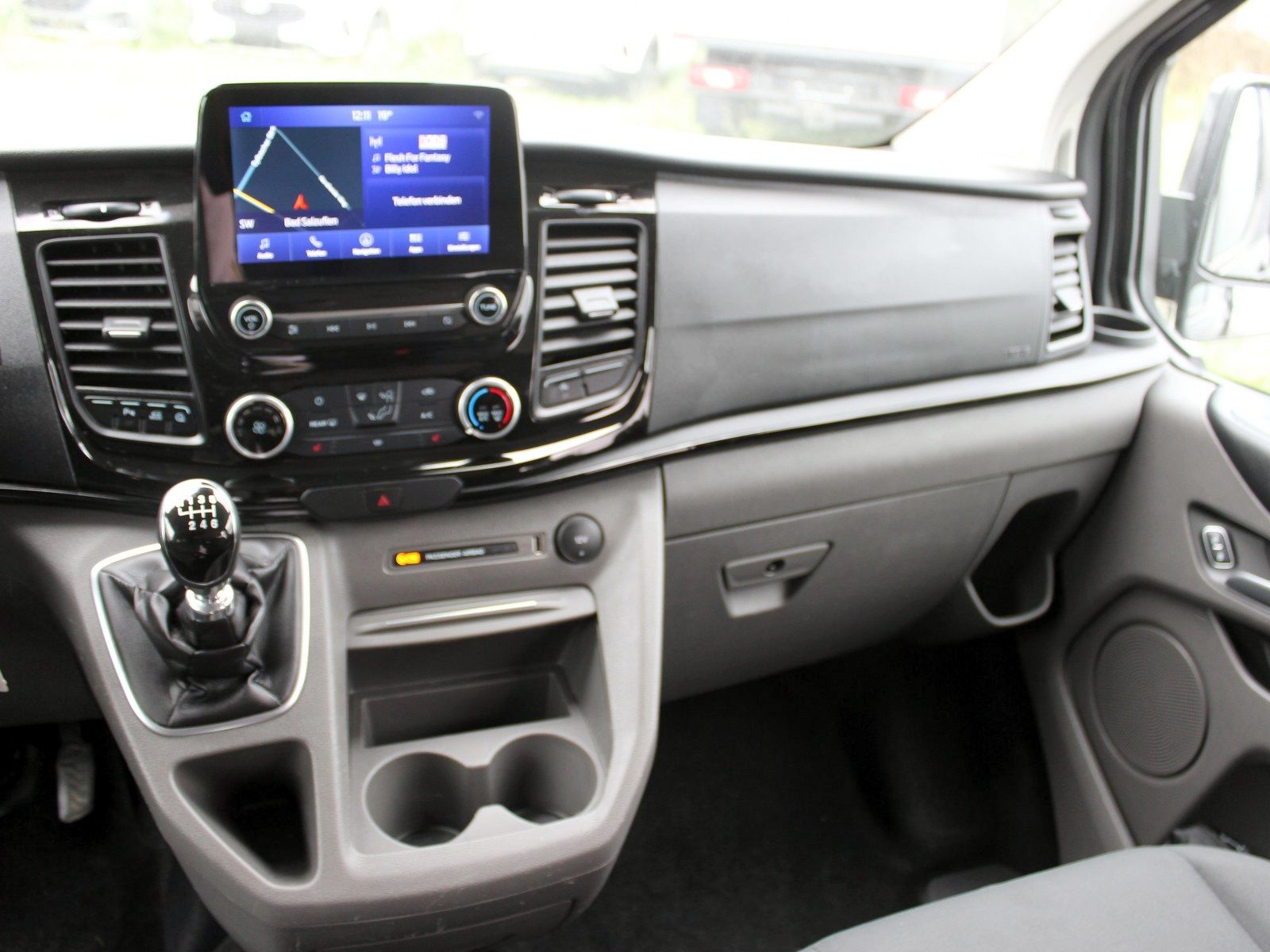 Fahrzeugabbildung Ford Tourneo Custom 320 L2 Tourneo Trend FWD