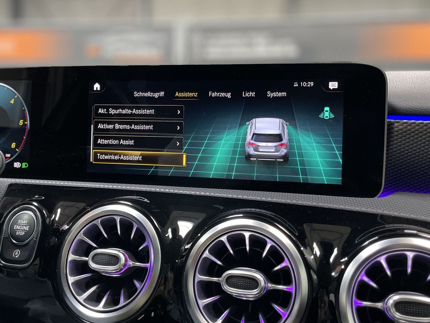 Fahrzeugabbildung Mercedes-Benz A 200 d #LED#Wide#distr.#360°#Ambiente#