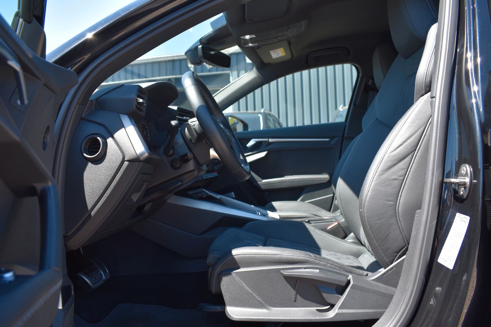 Fahrzeugabbildung Audi S3 Sportback 2.0 TFSI Quattro B&O/Virtual/LED