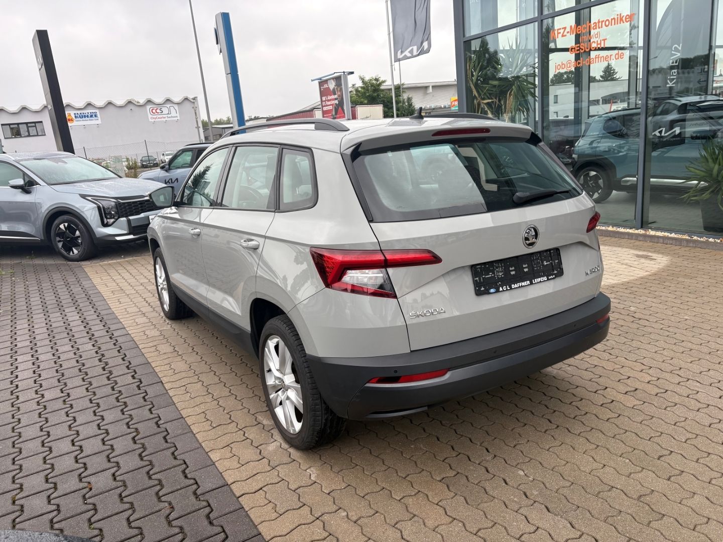Fahrzeugabbildung SKODA Karoq Style Tempomat PDC Klima SHZ Bluetooth