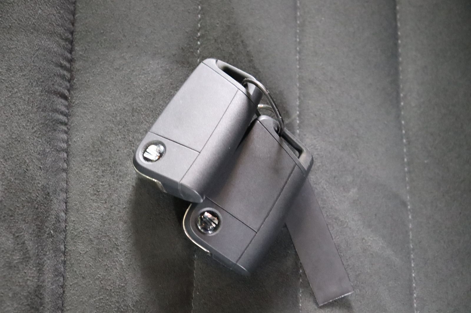 Fahrzeugabbildung SEAT Arona FR DSG * LED * Alcantara * PDC