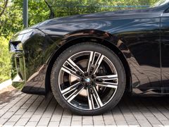 BMW 740 – 11 / 35
