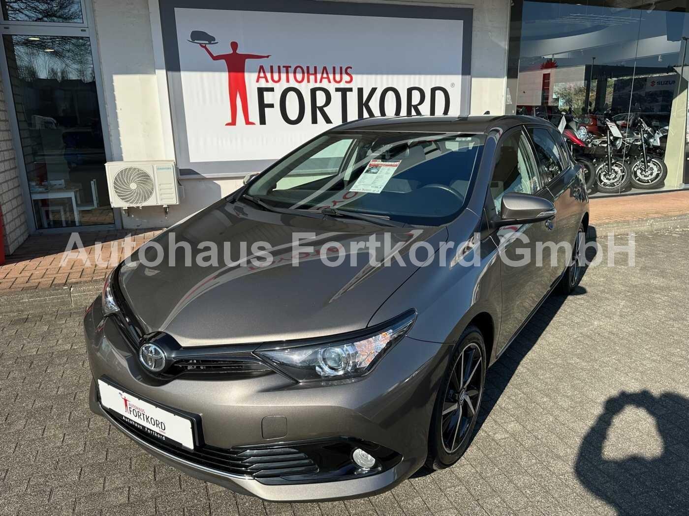 Toyota Auris 1.2 Turbo Team Deutschland - Keyfree, CAM,