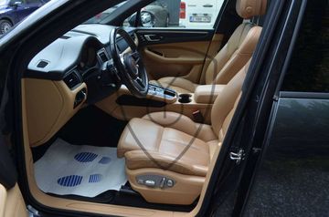 Porsche Macan - 10