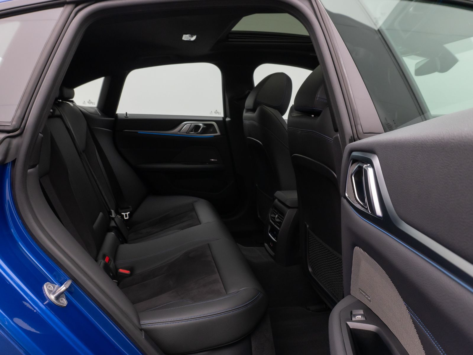 Fahrzeugabbildung BMW i4 eD40 M Sport Gran Coupè Kamera Glasdach HUD