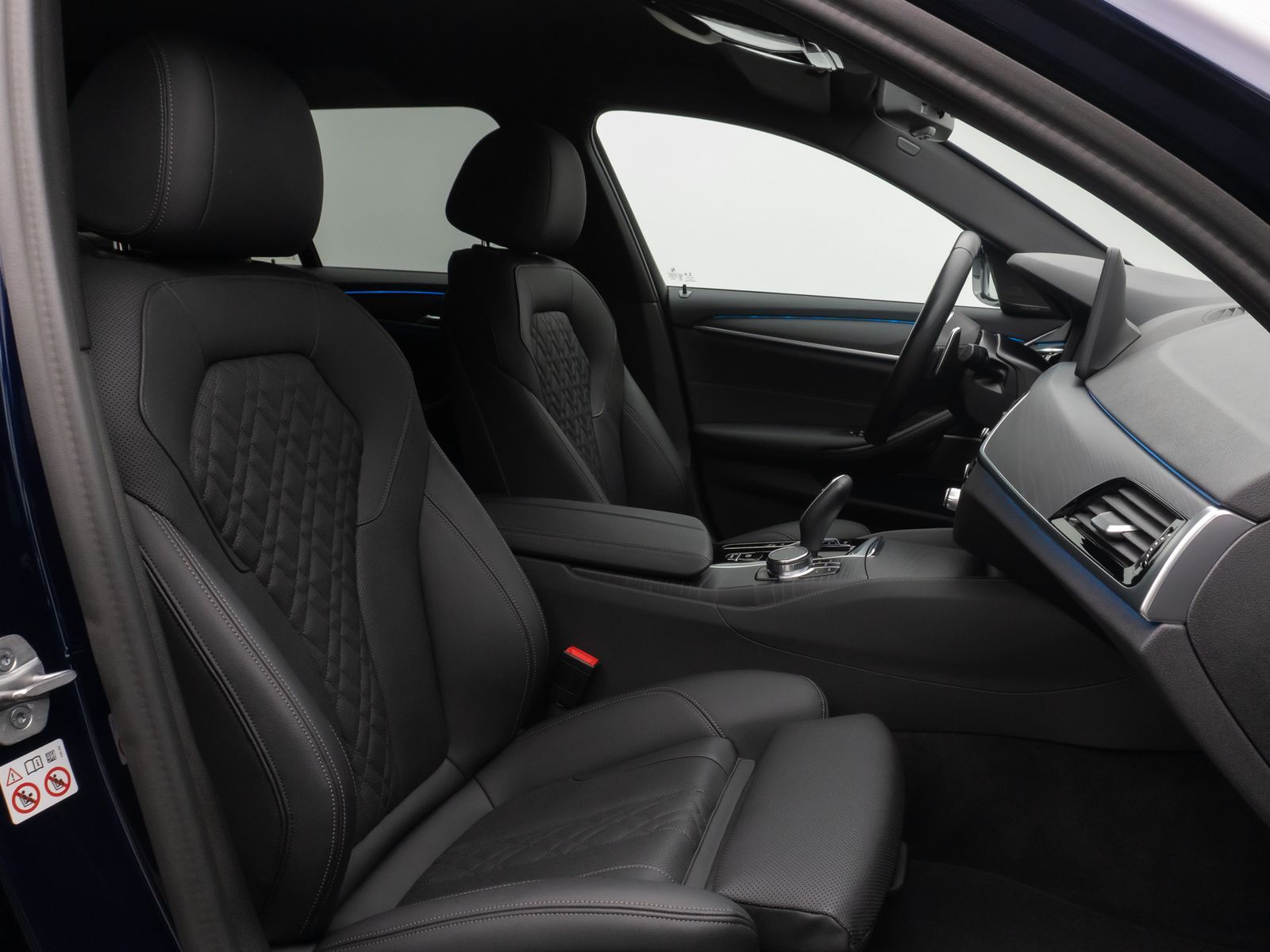 Fahrzeugabbildung BMW 530e xD M Sport Kamera H/K DAB Individual Alarm