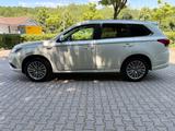 Mitsubishi Outlander PHEV Basis Spirit 4WD*Euro6*1 HAND* - Mitsubishi Outlander: Basis Spirit