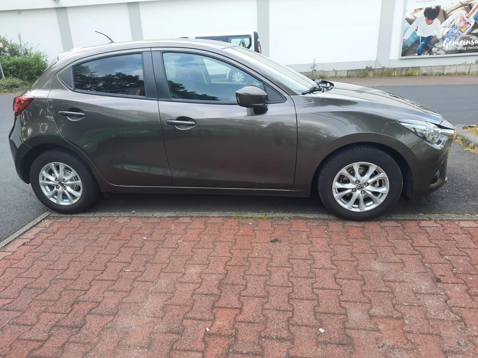 Mazda 2 Unfallfrei und TÜV neu