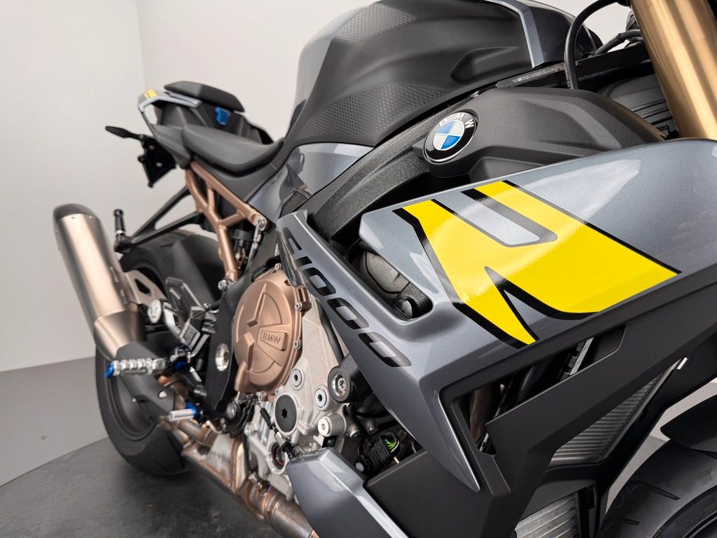 Fahrzeugabbildung BMW S 1000 R *NEUWERTIG *KAUM KILOMETER