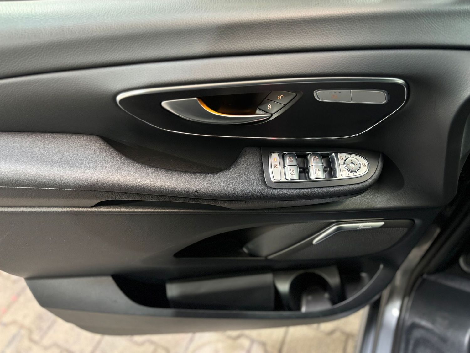 Fahrzeugabbildung Mercedes-Benz V 300 d 4M lang AMG #LED#Kamera#Burmester#Night#